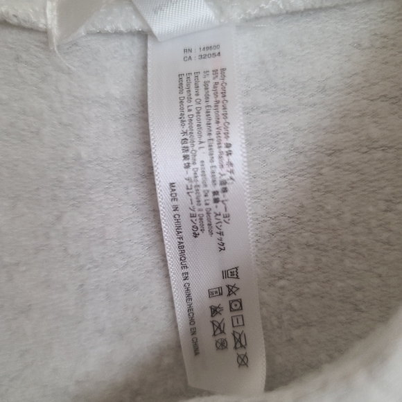 Cute hoodie with lace shoulders - Picture 4 of 4